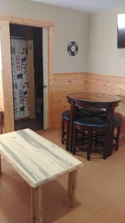 9 Bar W Cabins 웨스트 엘로스톤 외부 사진