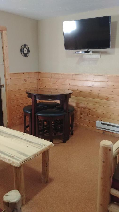 9 Bar W Cabins 웨스트 엘로스톤 외부 사진