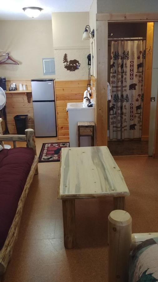 9 Bar W Cabins 웨스트 엘로스톤 외부 사진