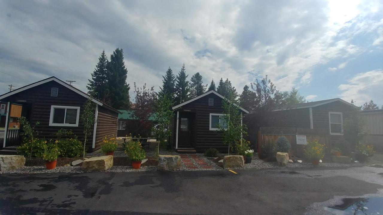 9 Bar W Cabins 웨스트 엘로스톤 외부 사진